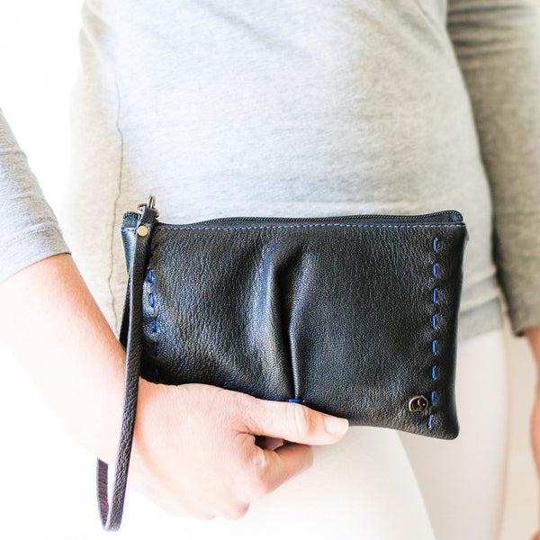 Nonkie : Ladies Leather Clutch Purse in Black Cayak