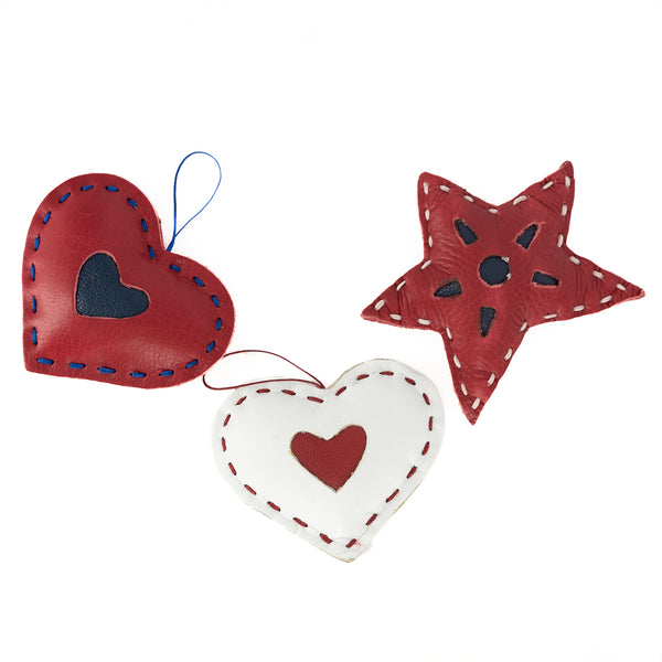 Christmas Heart : Christmas Decor Accessory in White & Valentine Cayak
