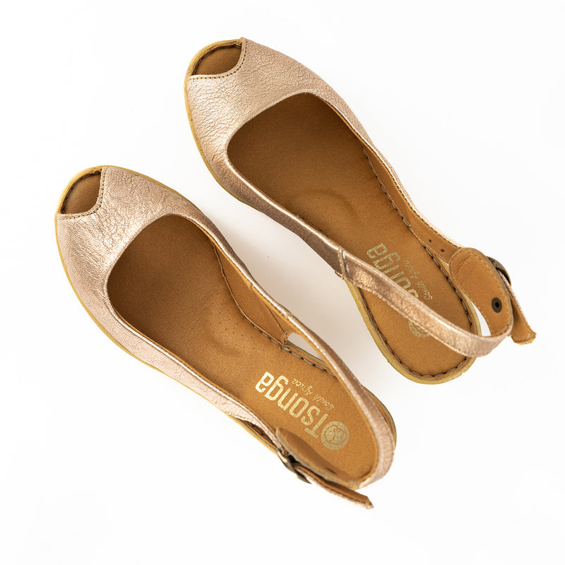 Zangemuva : Ladies Leather Peep-Toe High-Heel Wedge Sandal in Gold Metallic