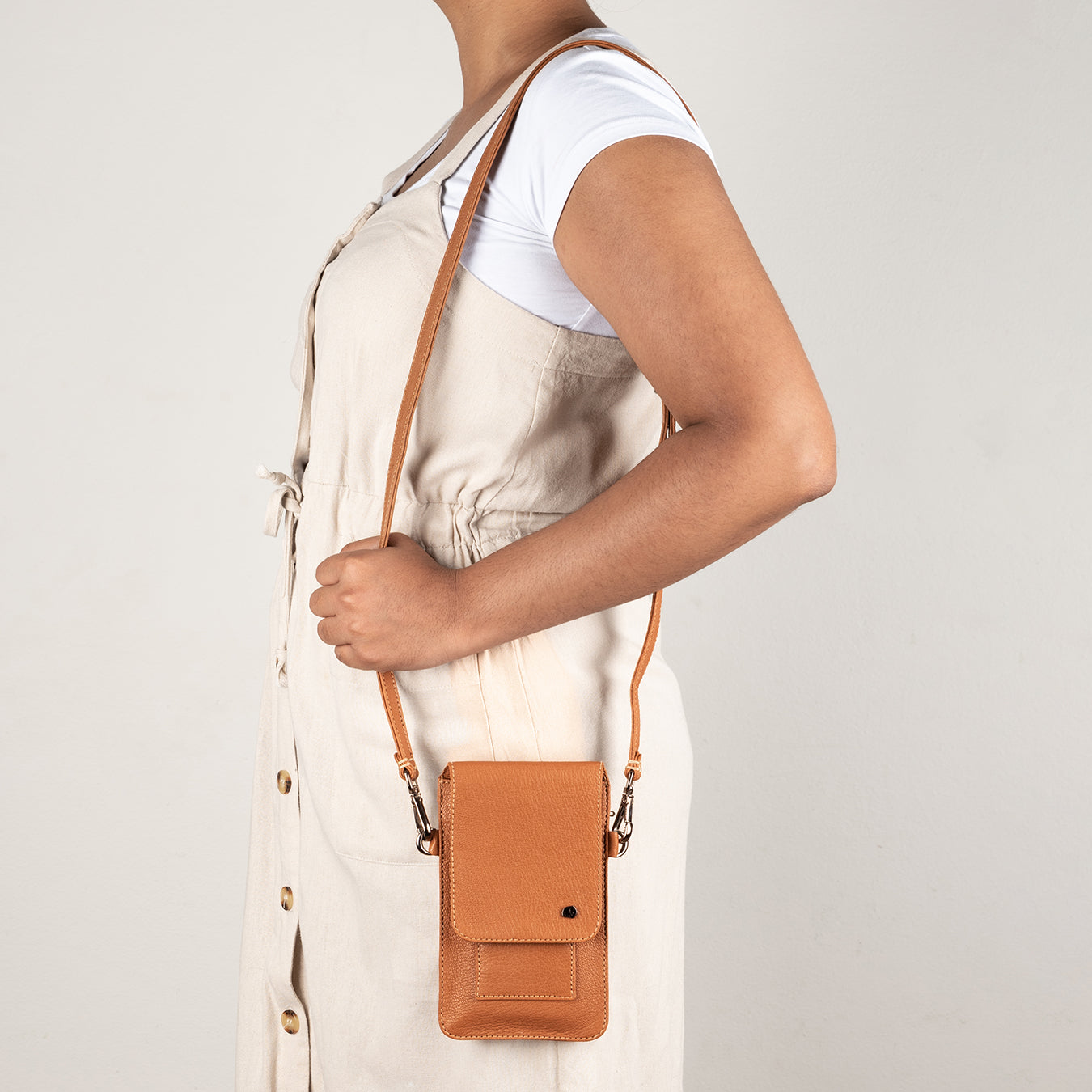 Lupita : Ladies Leather Crossbody Purse in Oak Cayak – Tsonga