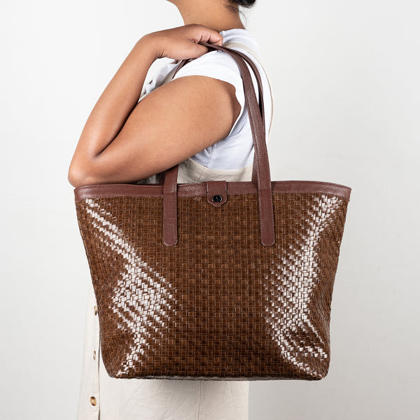 Simkhethi : Ladies Woven Leather Shopper Handbag in Choc Seneca & Cafe Cayak