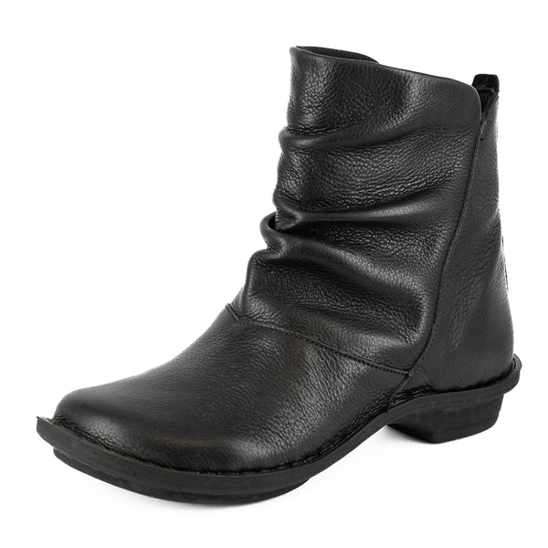 Owakihle : Ladies Leather Ankle Boot in Black Delta