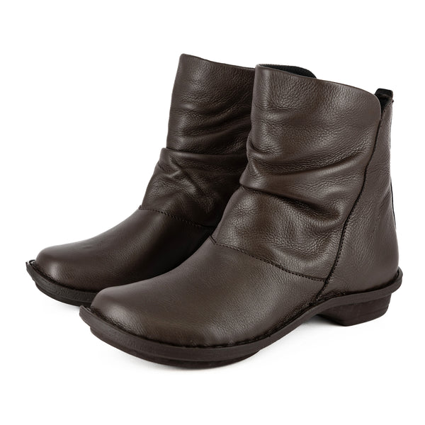 Owakihle : Ladies Leather Ankle Boot in Choc Delta
