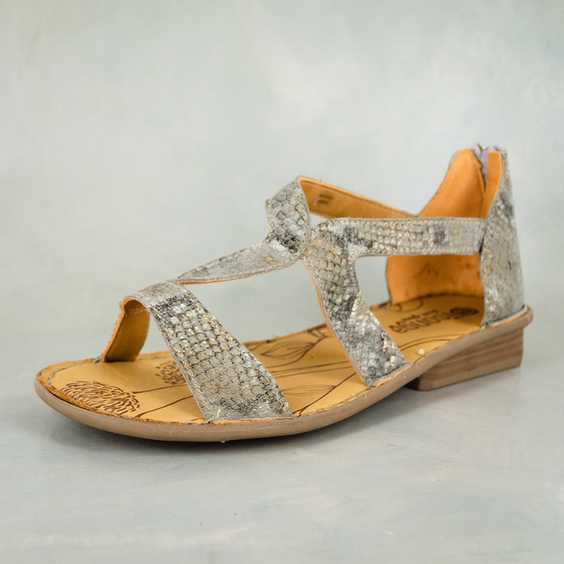 Namadwala : Ladies Leather Sandal in Opal Rockafella