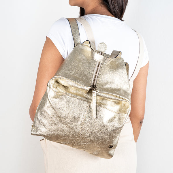 Ncumisa : Leather Backpack in Platino Metal Grain