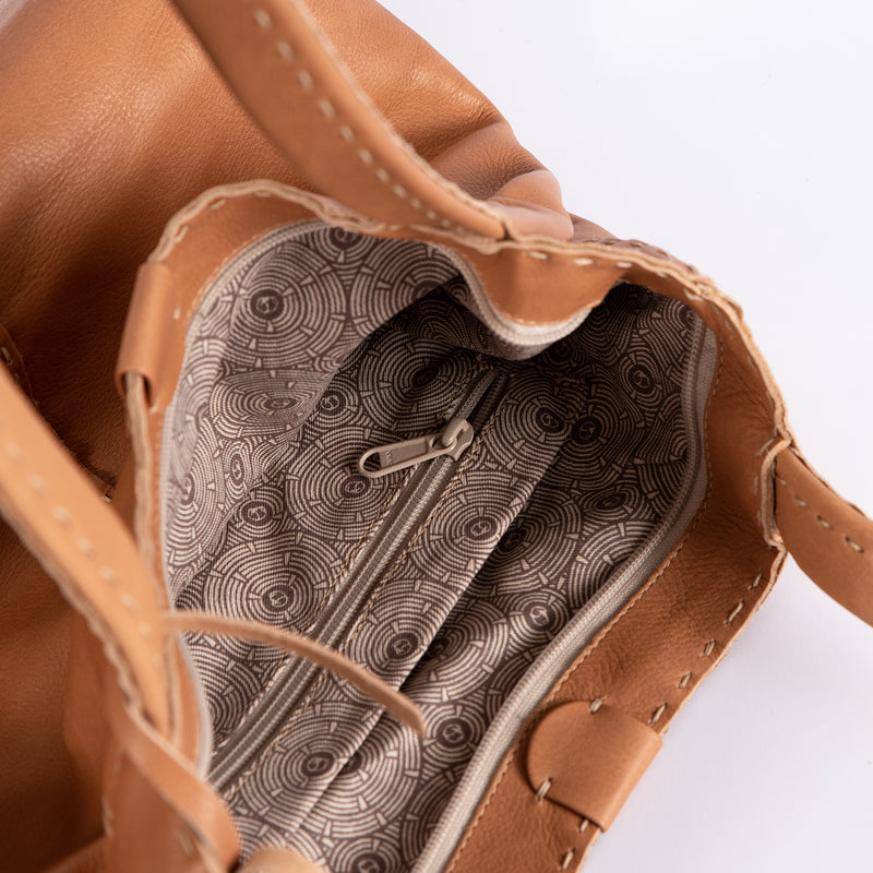 Novuka : Ladies Leather Handbag in Tan Vintage