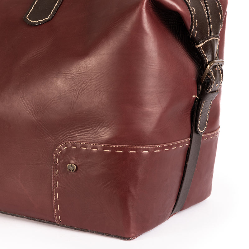 Sechaba : Leather Travel Bag in Raisin Relaxa